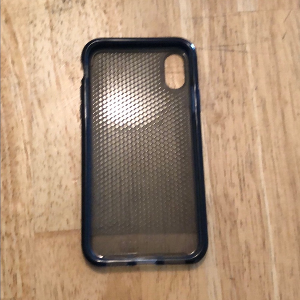 Tech 21 Evo MESH case (Apple Exclusive) - Picture 4 of 5